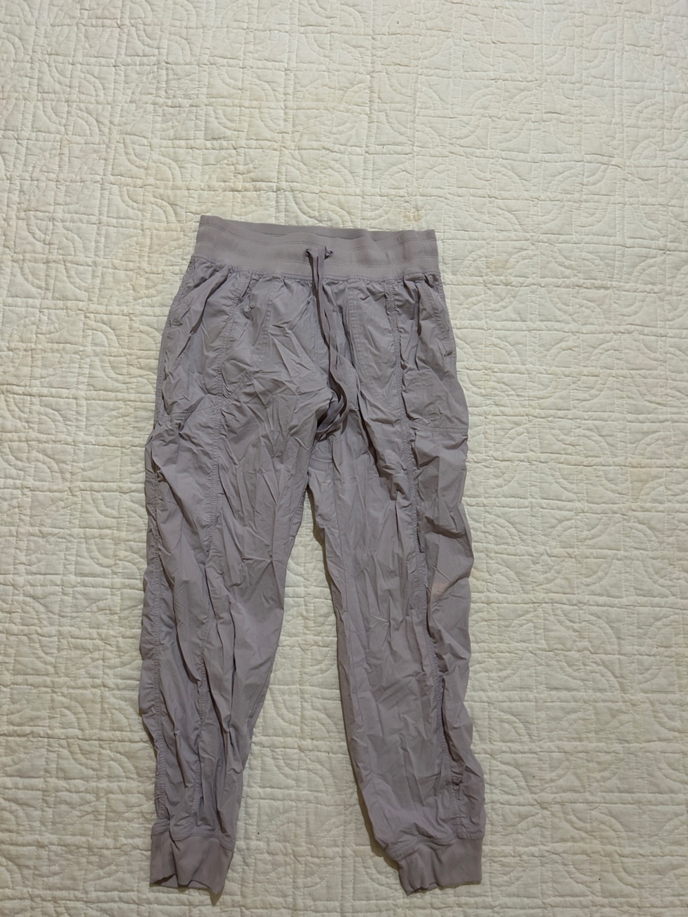 Lightweight Jogger Pants in Light Mauve